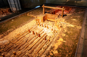 南越国木构水闸遗址